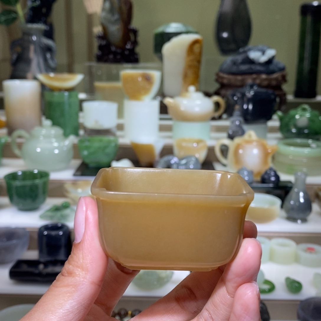 和田玉把件未镶嵌唯*全糖马槽杯40ML