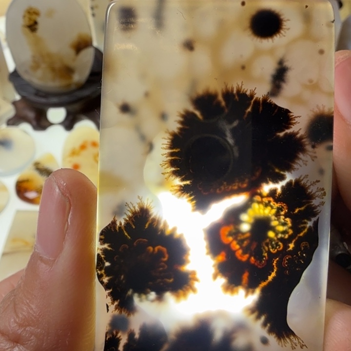 玛瑙/玉髓未镶嵌珠宝半成品