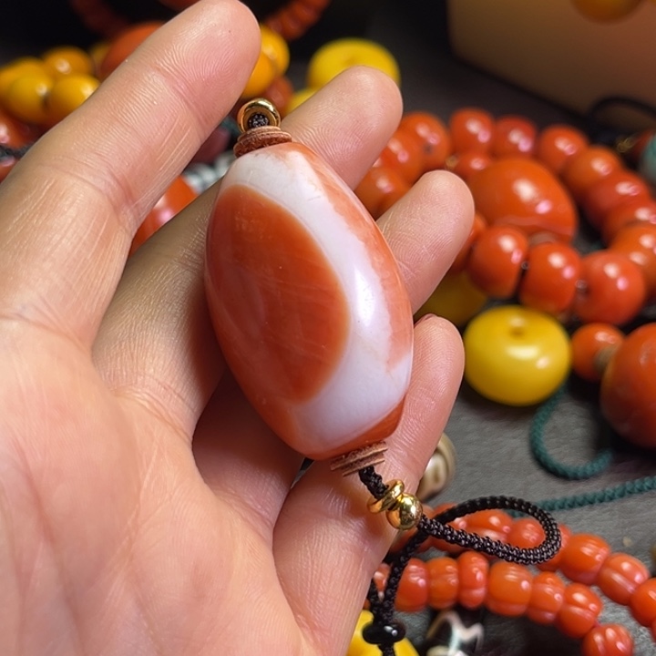 颈饰琉璃老*琉璃………..