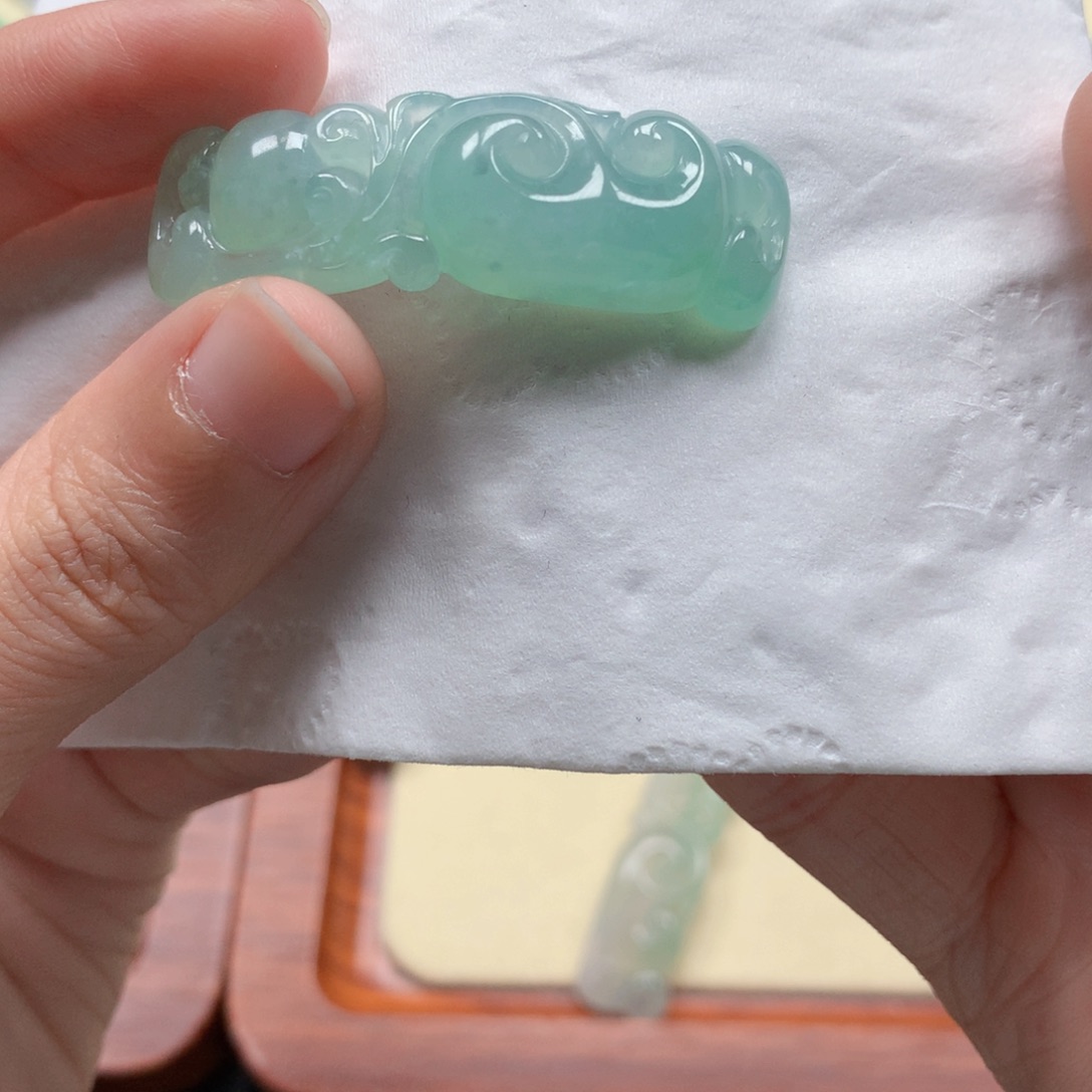 C***~翡翠未镶嵌颈饰是