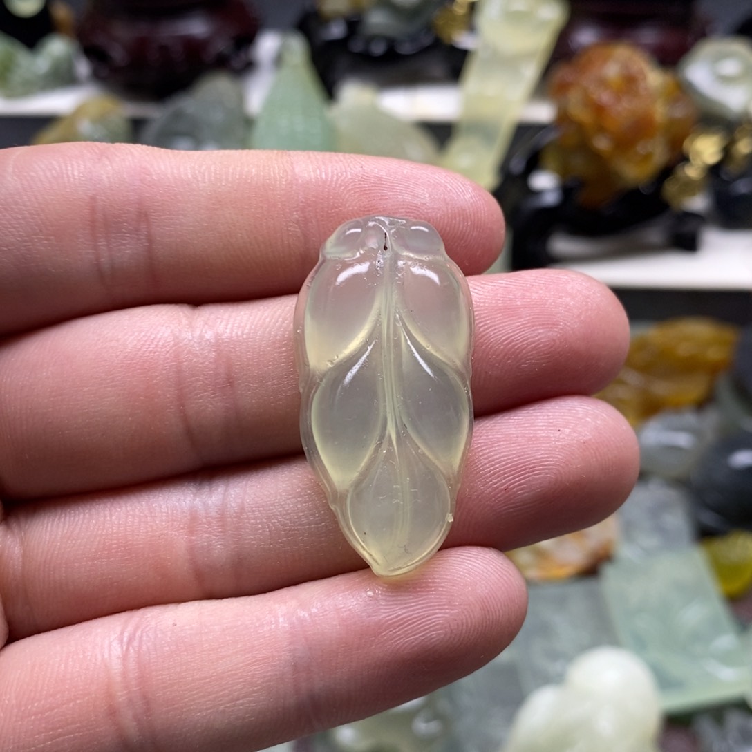 岫玉叶子吊坠未镶嵌