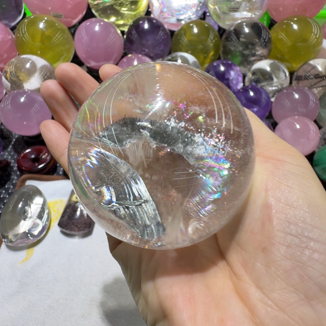 石材温感水晶球直径6.6厘米左右