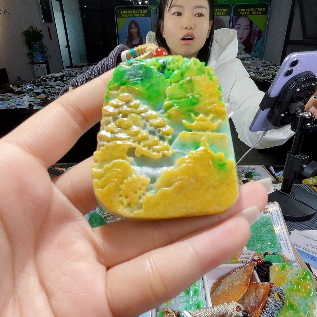 颈饰未镶嵌翡翠一