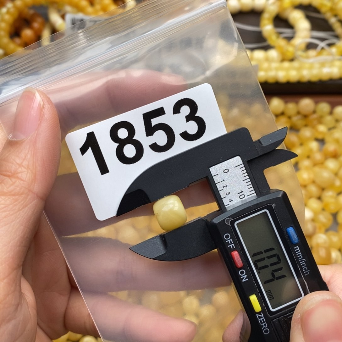 蜜蜡珠宝奇石未镶嵌