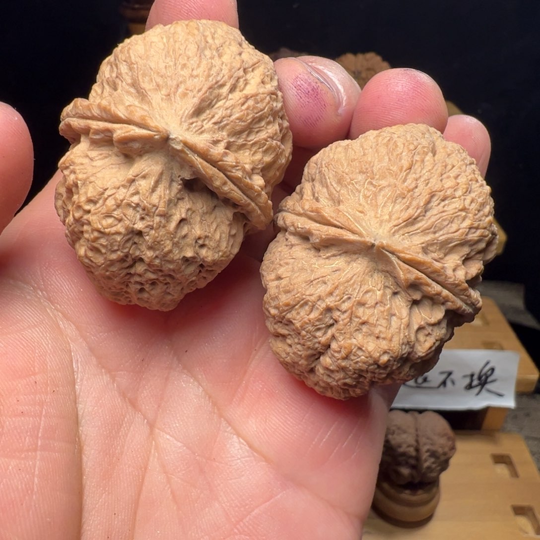 吊坠文玩核桃玫瑰红石铫45mm