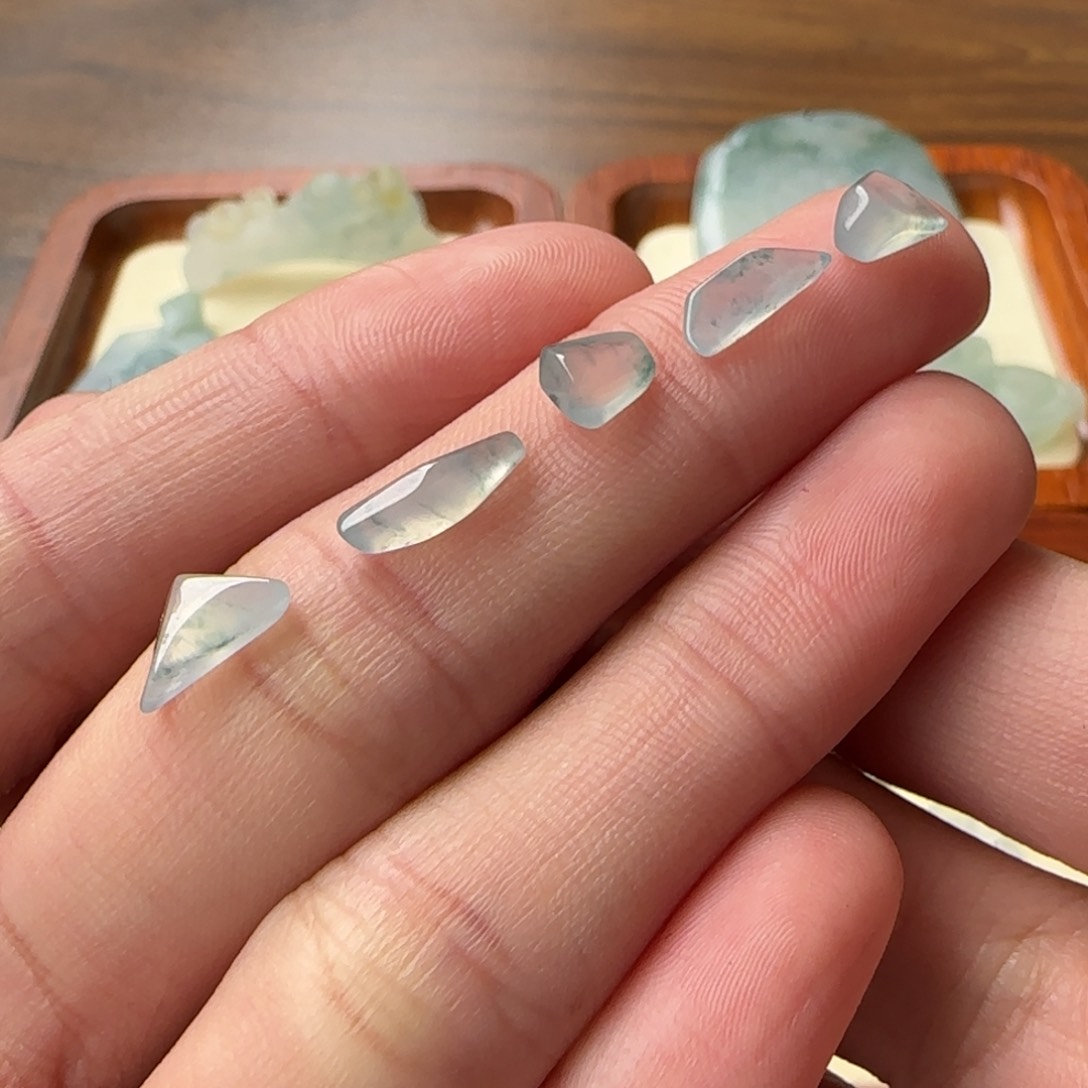 定制翡翠未镶嵌随行