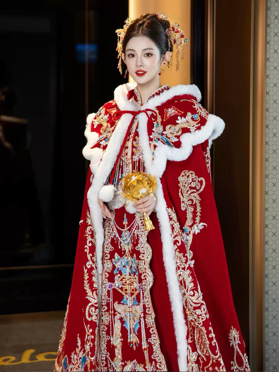 2025新款秀禾服新娘披风斗篷加绒加厚保暖冬季中式婚礼长款外套女