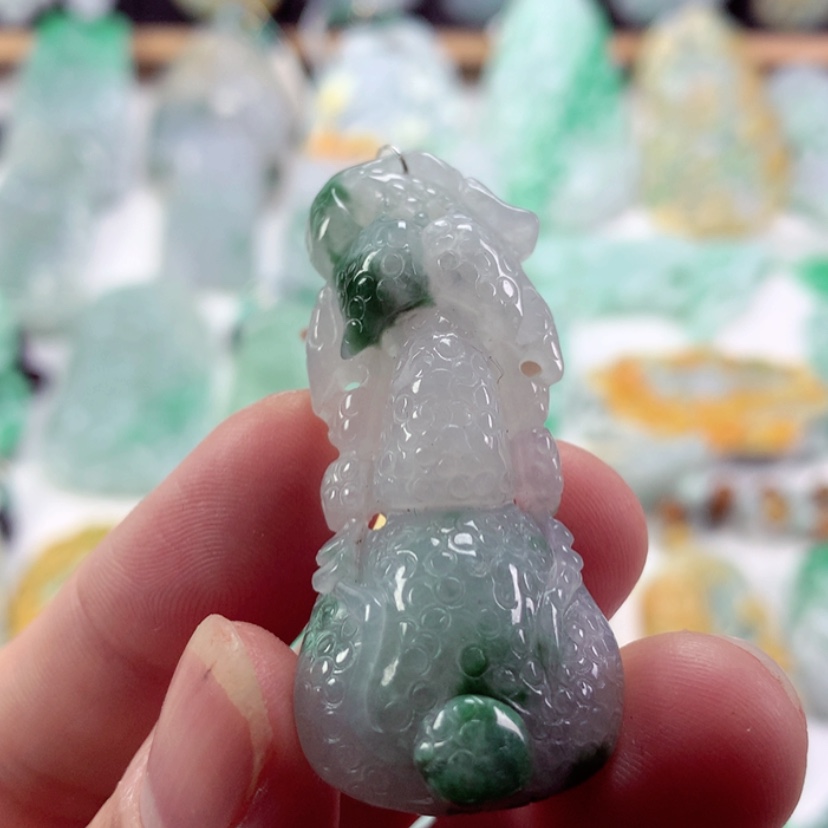 【闪购商品】翡翠吊坠(不含链)未镶嵌