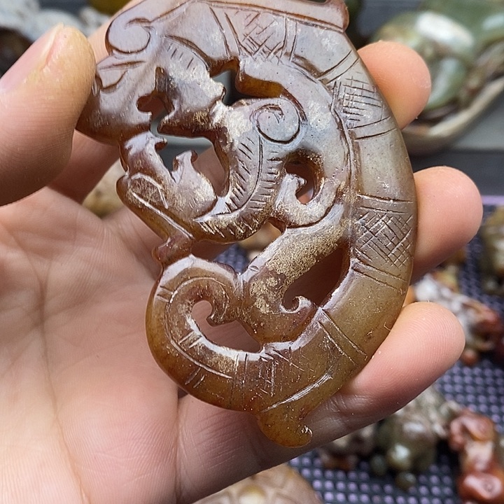 未镶嵌蛇纹石玉颈饰