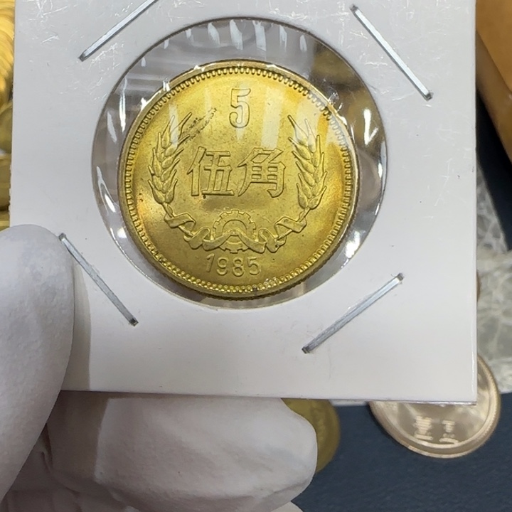 其他普通金属1985长城五角一枚扣盒