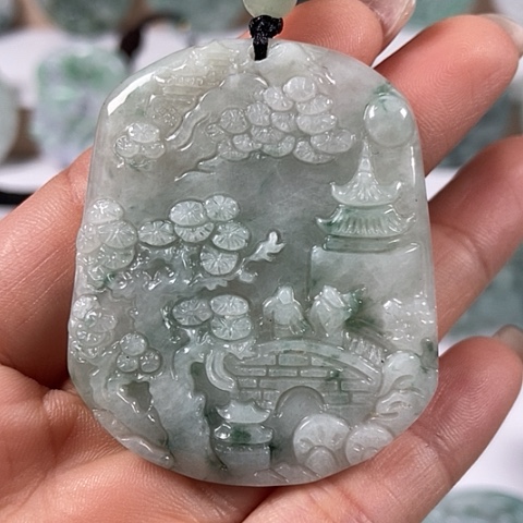 翡翠颈饰未镶嵌山水牌福利