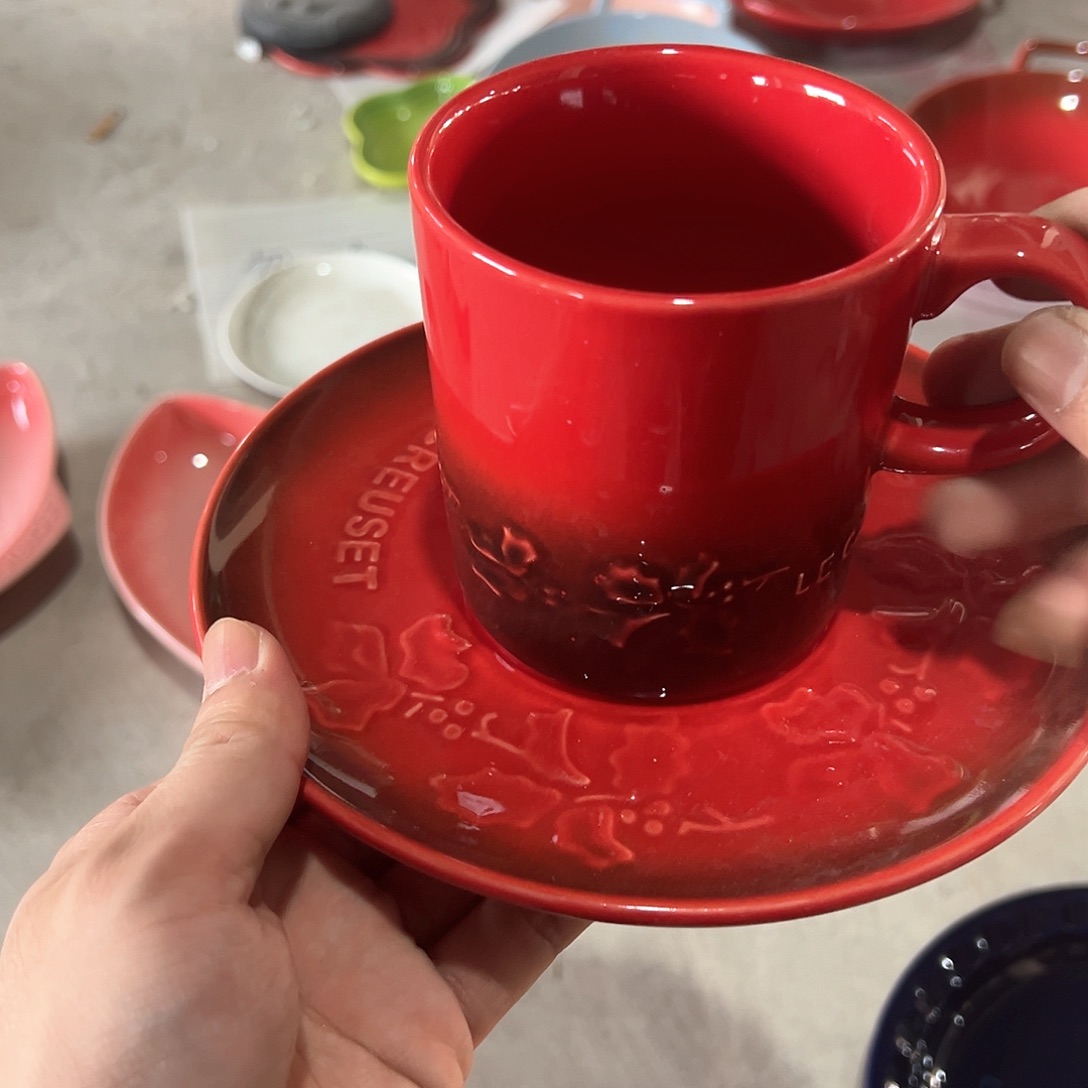 陶瓷 红色 冬青花盘 冬青花杯
