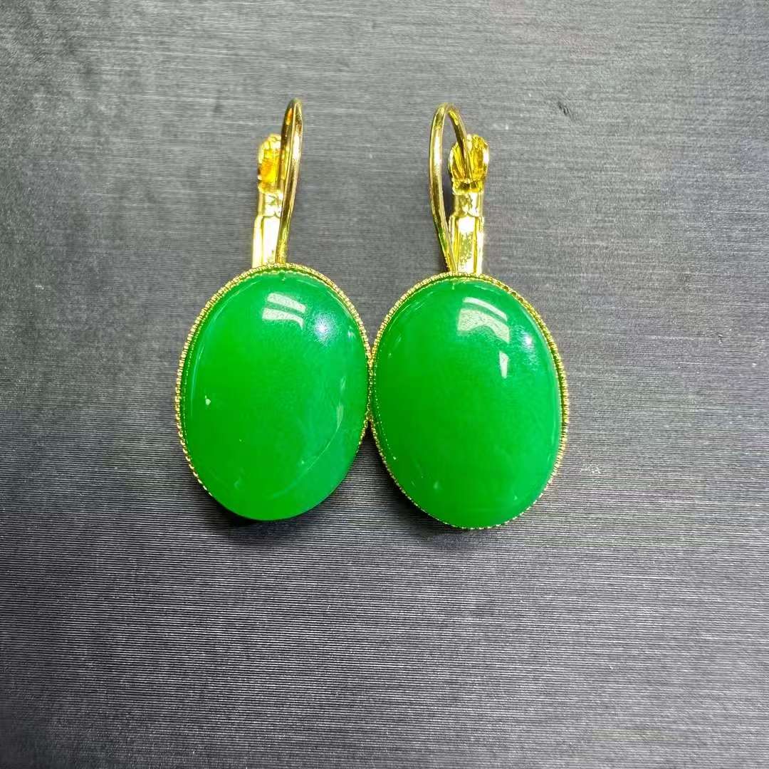 满绿色蛋面耳饰h196