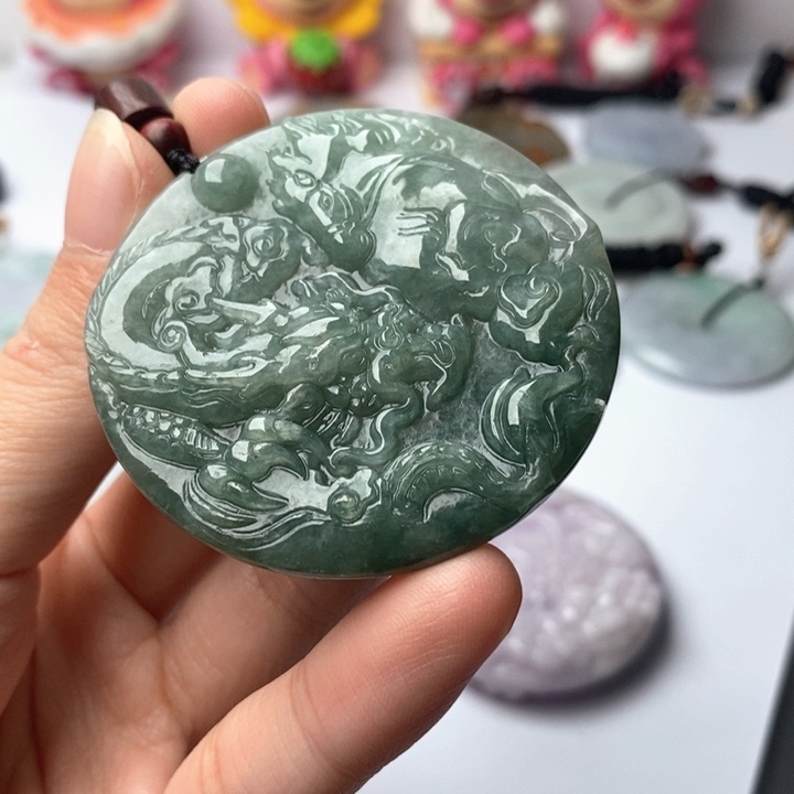 翡翠未镶嵌颈饰翡翠