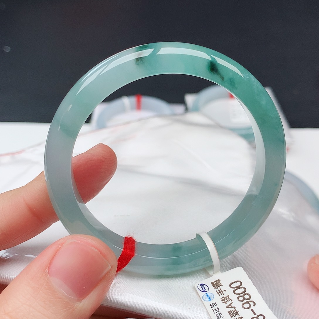 翡翠手镯未镶嵌天然翡翠手镯