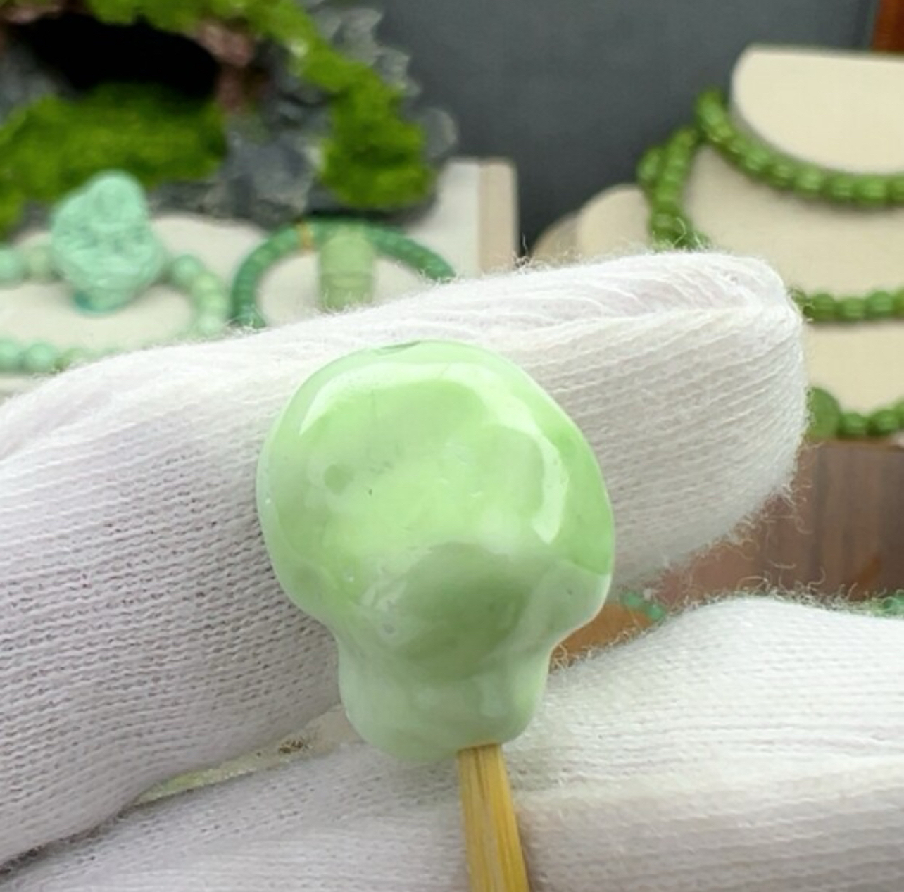 菜籽黄随型浅色绿松石