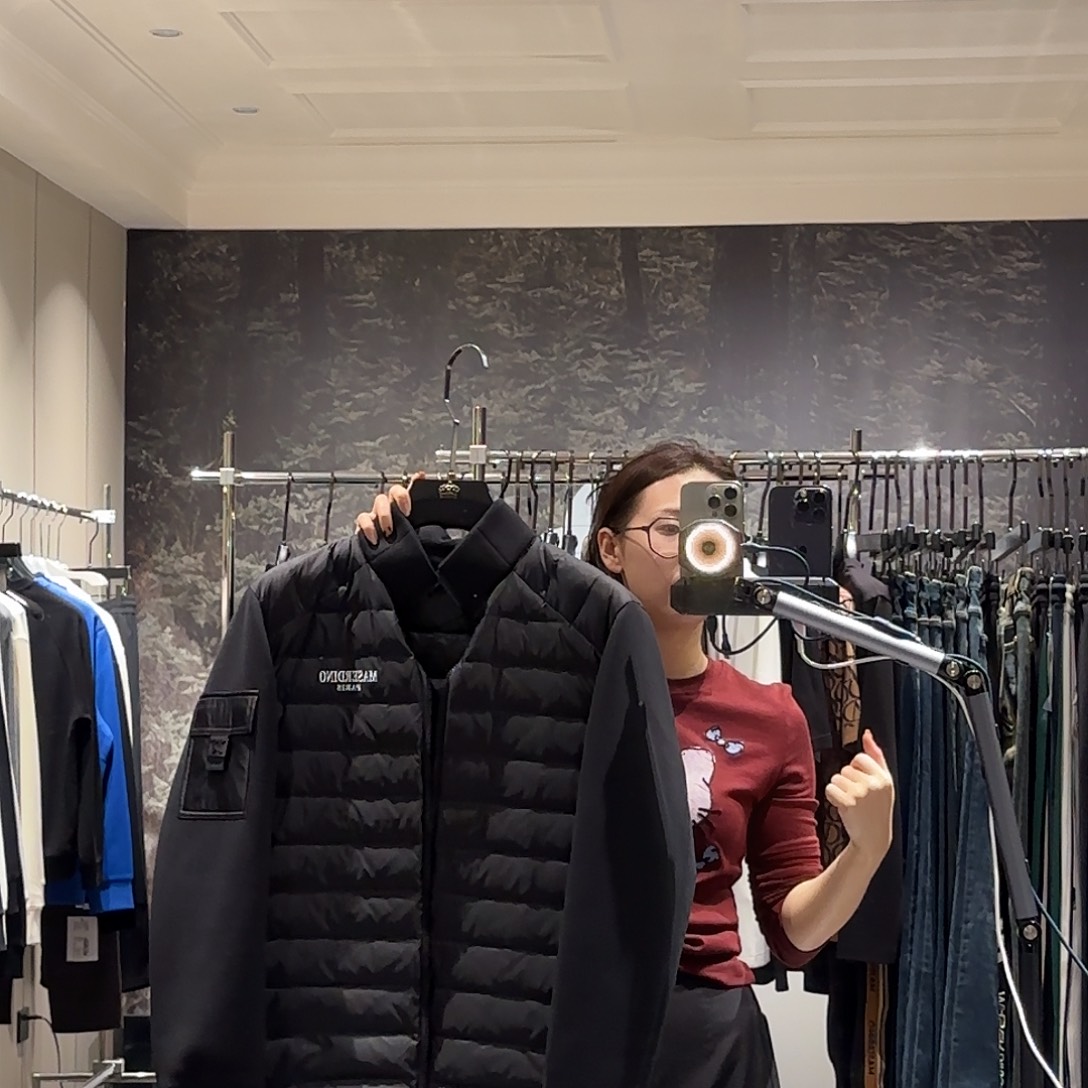 3026，50尺码黑色的衣服