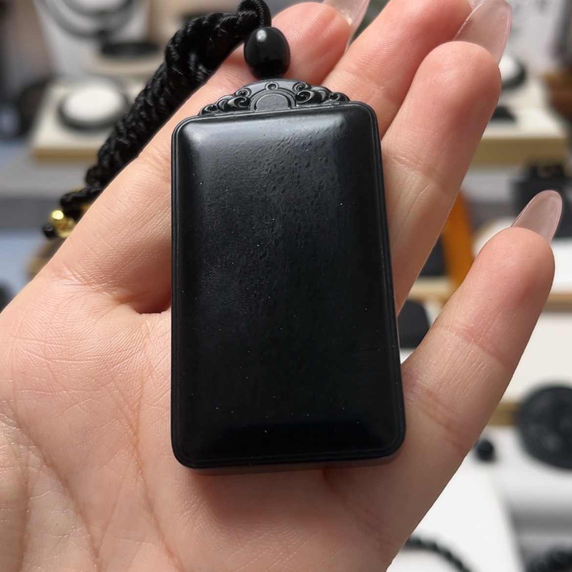 【闪购商品】和田玉（墨玉）36面包高羊脂毛孔未镶嵌