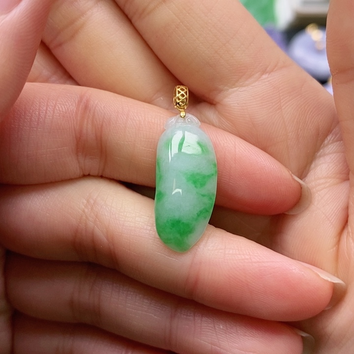 翡翠颈饰未镶嵌吊坠