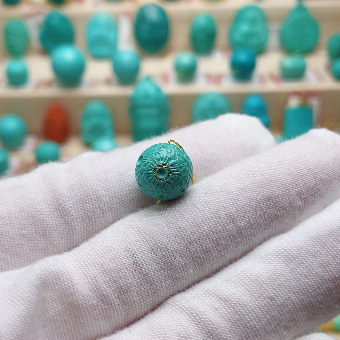 绿松石配饰未镶嵌