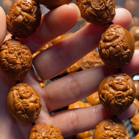 橄榄核吊坠浮雕财迷