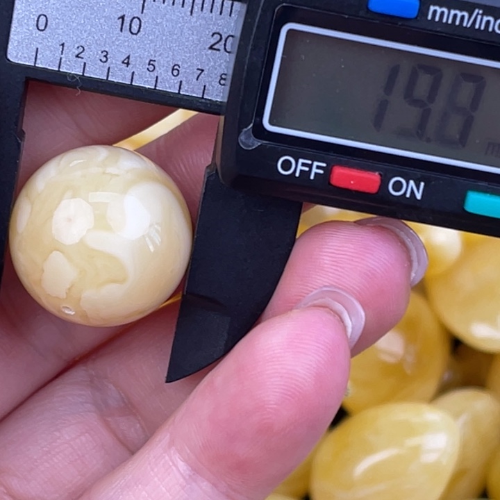 蜜蜡未镶嵌裸石301