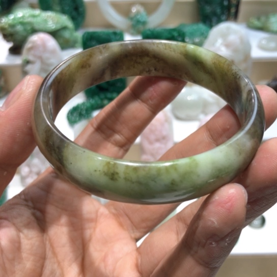 独山玉手镯未镶嵌60.4圈口黄色老色系