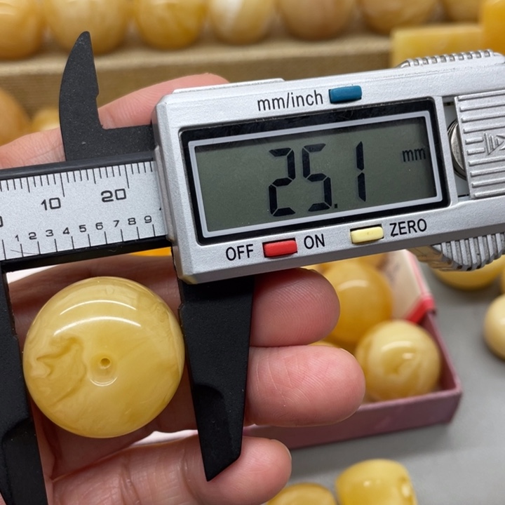 琥珀裸石未镶嵌蜜蜡