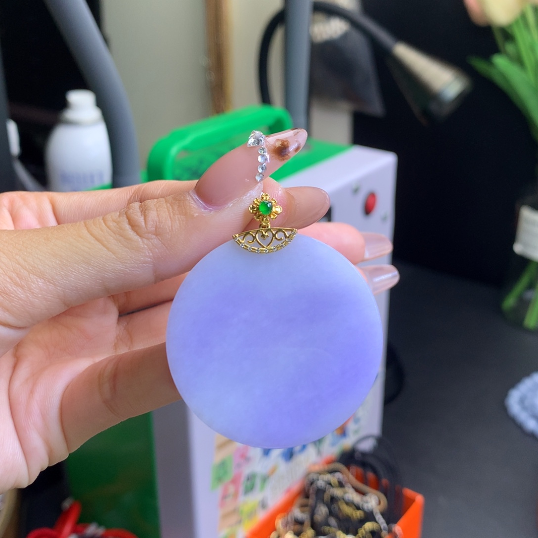 翡翠18K金镶嵌颈饰