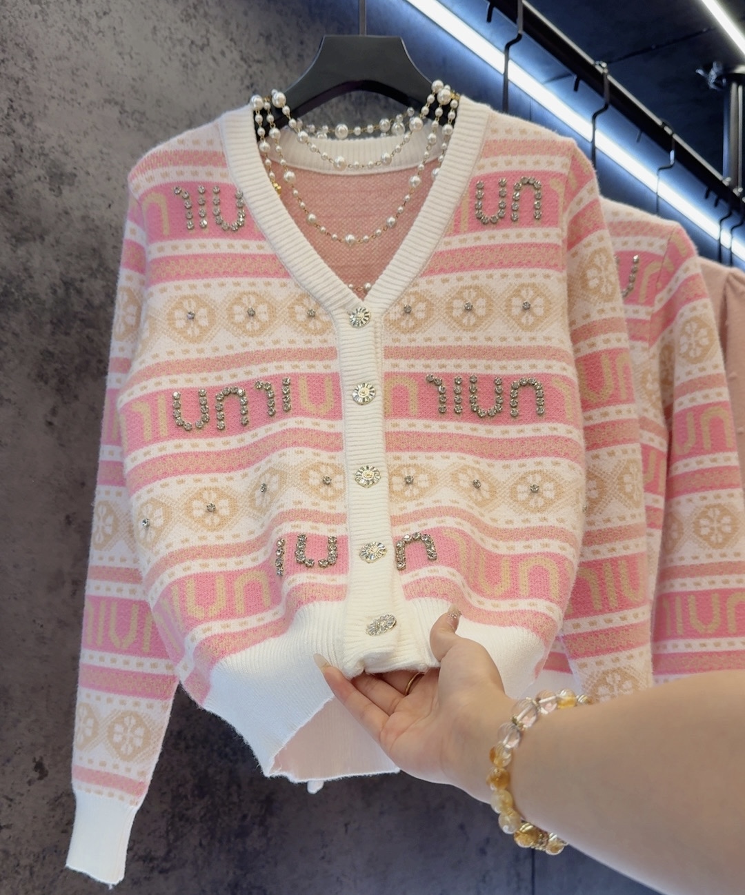 【定制大码女装80-200斤】显瘦气质小香风V领提花开衫上衣女1809