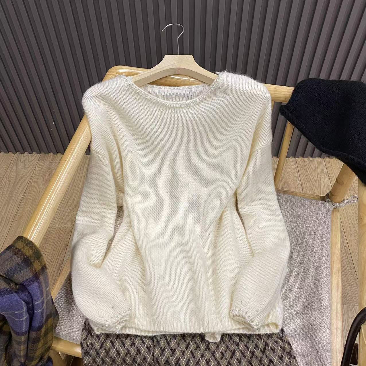 圆领重工钉珠貉子绒套头针织衫设计感宽松灯笼袖时尚毛衣女Z2433