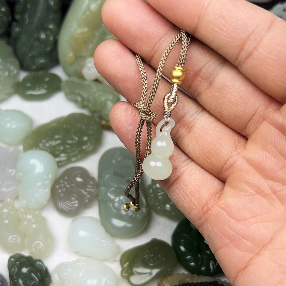 和田玉颈饰未镶嵌