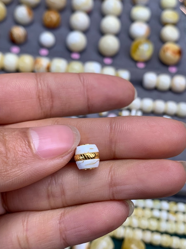 蜜蜡油漆白妖花汉堡8mm