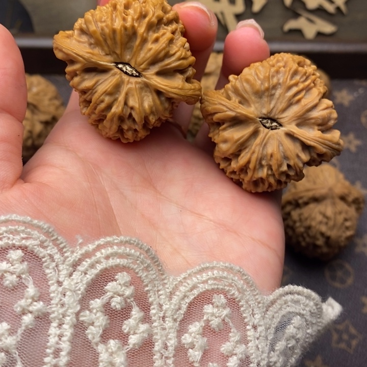 桃核把件南疆石文玩核桃