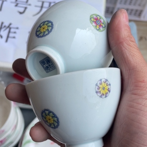 碟景德镇陶瓷青釉手工胎主人杯2个