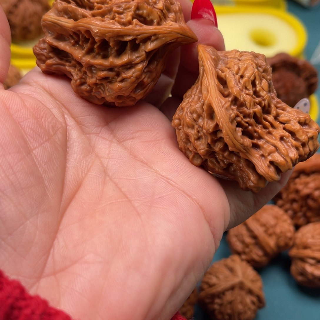 文玩核桃吊坠聚宝盆等各种各样风格迥的艺术