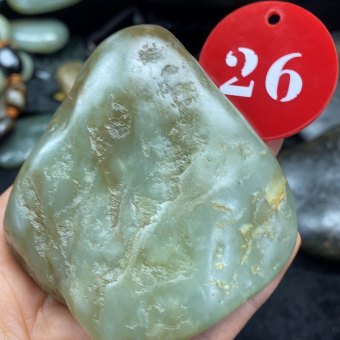 颈饰未镶嵌和田玉（糖玉）