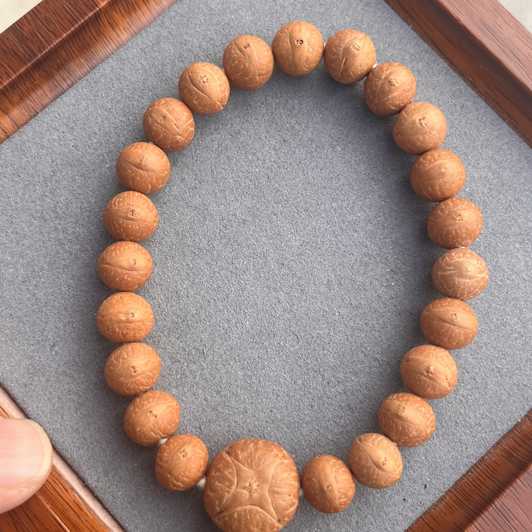 42单仓籽 尺寸10.55-10.8 矮圆桩 玉化皮质 精挑精卡 手感好 22颗