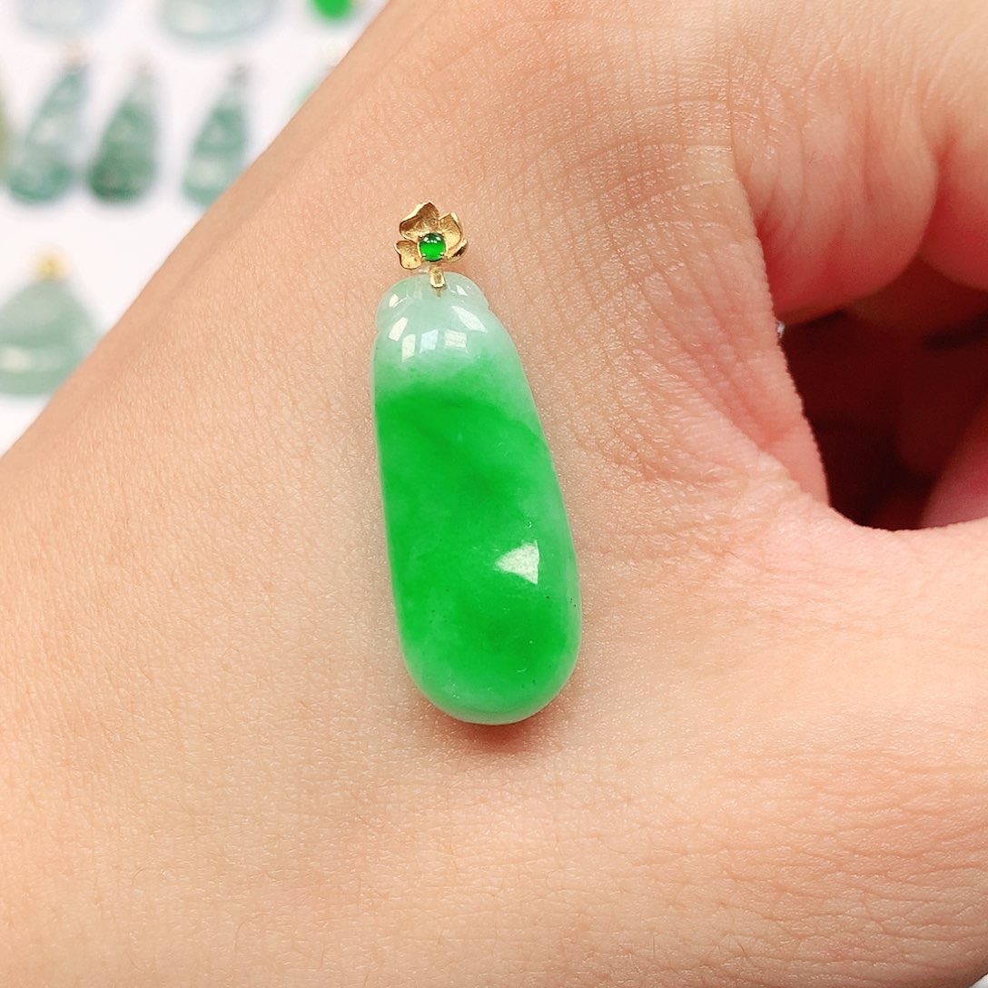 吊坠(不含链)18K金镶嵌翡翠