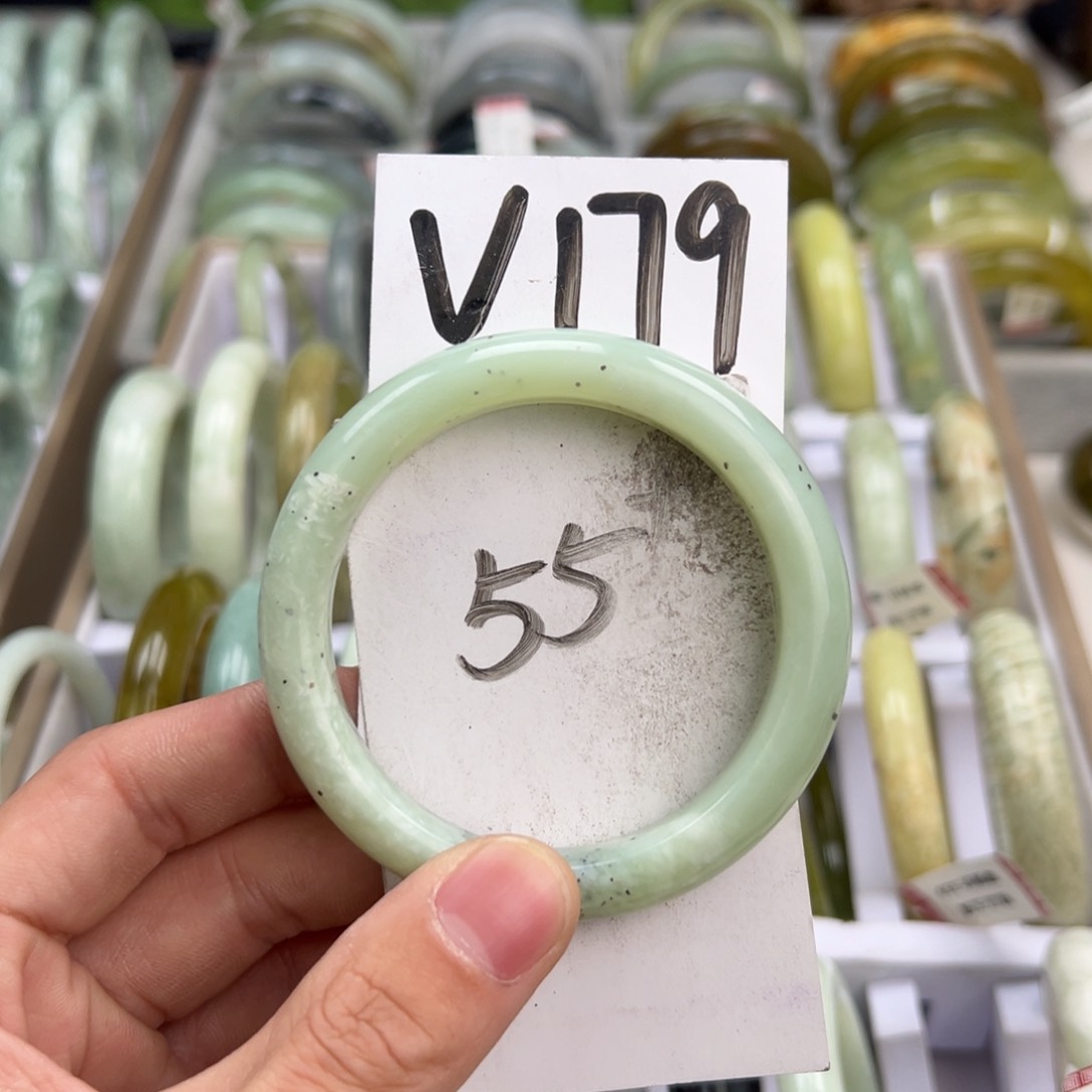 岫玉手镯未镶嵌天然岫玉微瑕