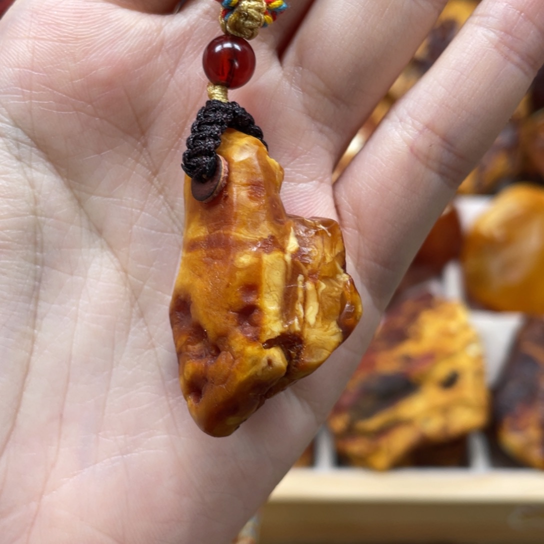 琥珀珠宝奇石未镶嵌