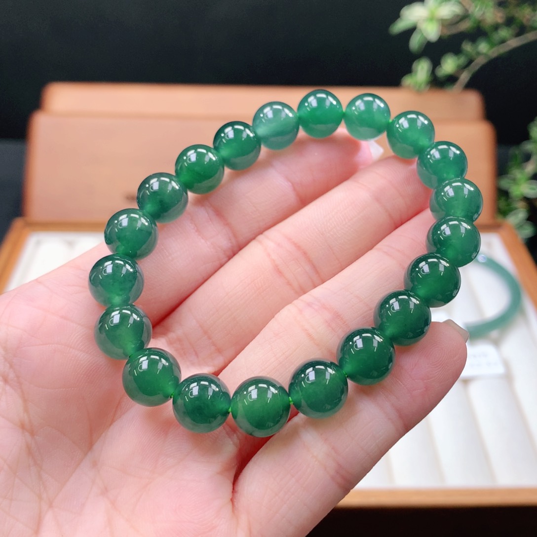 翡翠手镯未镶嵌天然