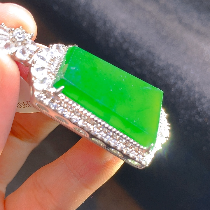 【闪购商品】翡翠颈饰银S925镶嵌翡翠