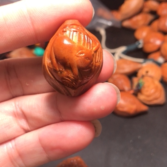 洋***月橄榄核手串/手链嵌入式福气满满招财猪