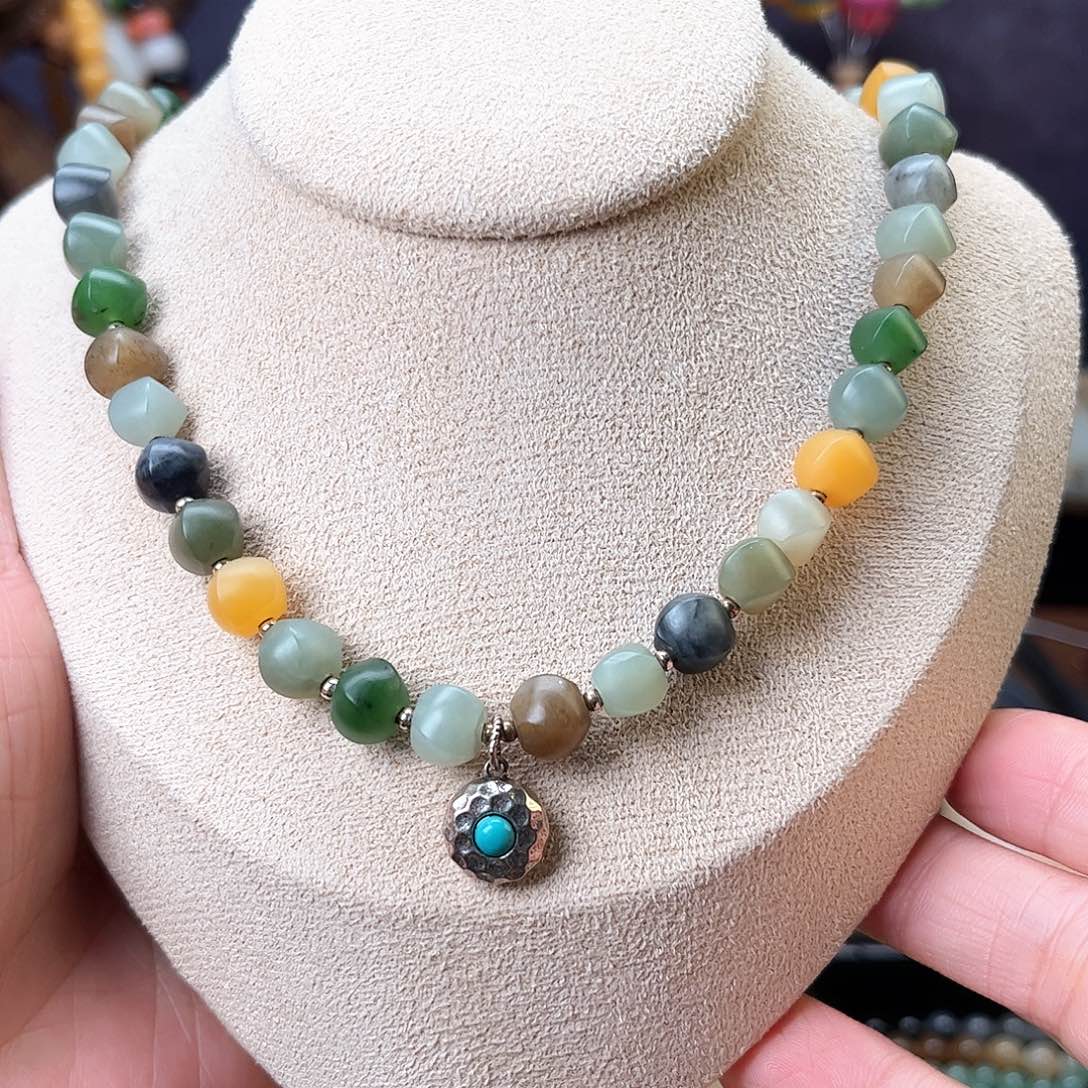 颈饰未镶嵌和田玉