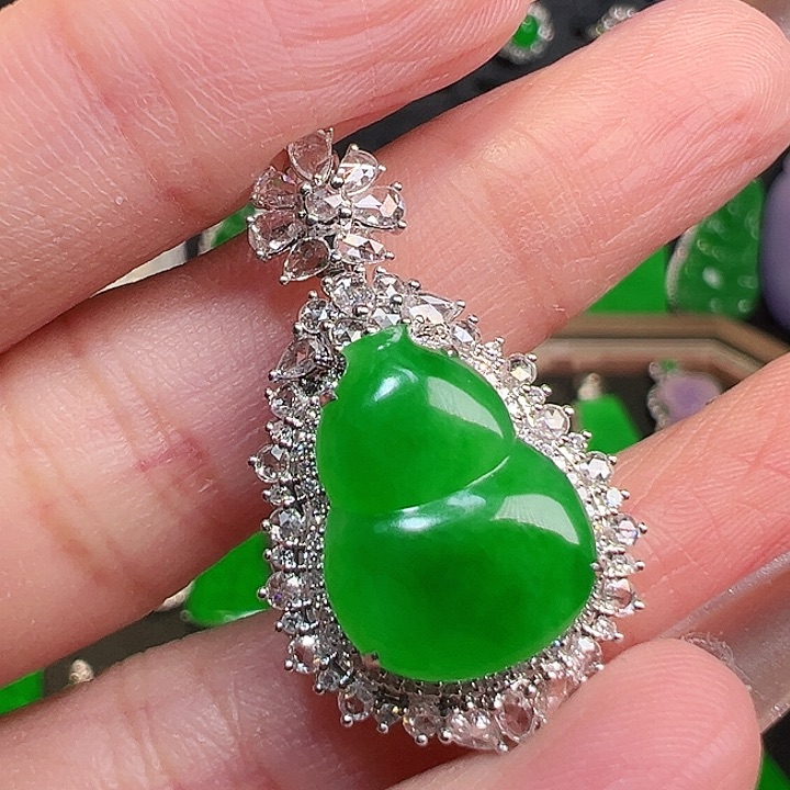 翡翠吊坠(不含链)18K金镶嵌