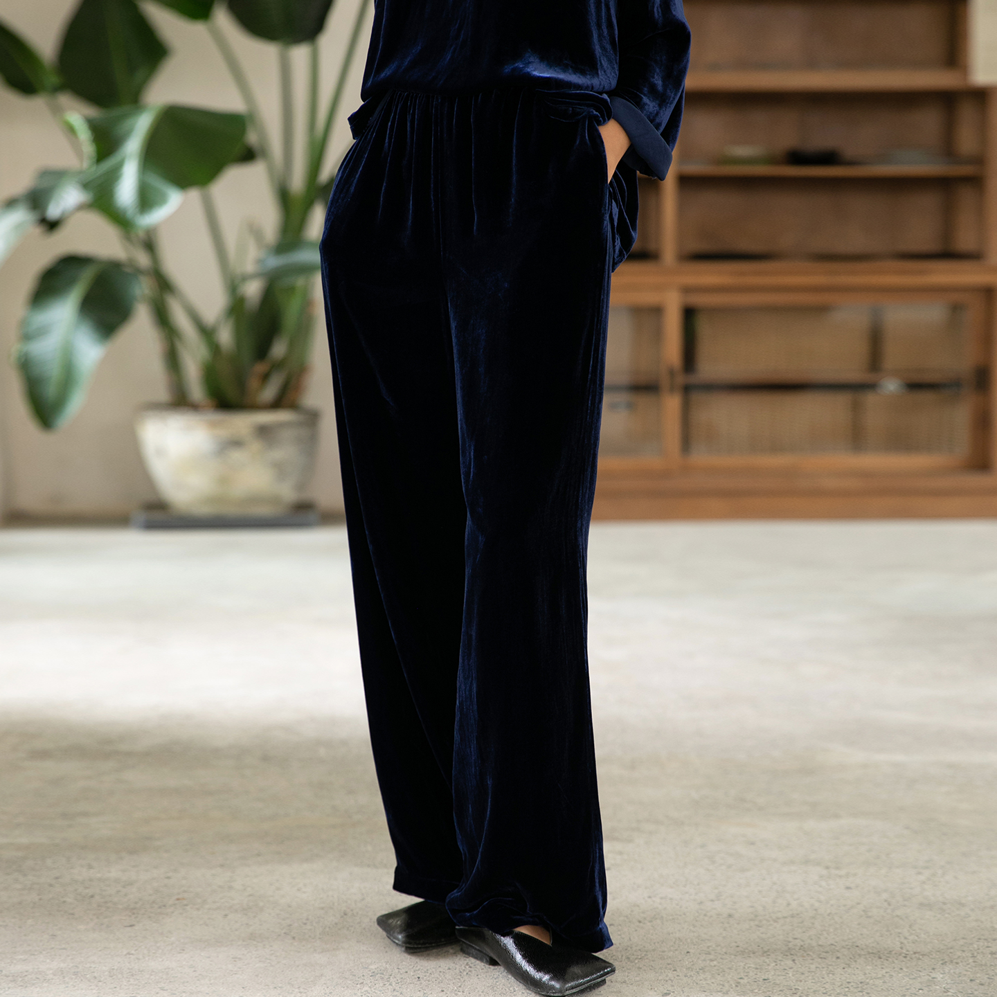 【经典回归】牧衣游丝绒净色长裤 限量福利款 倚东风不支持会员折