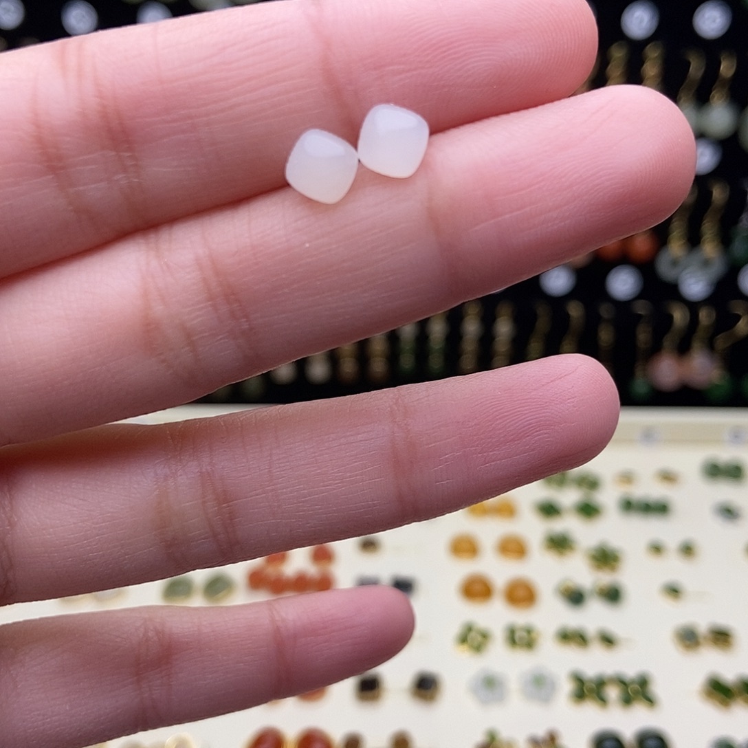 和田玉银S925镶嵌耳饰