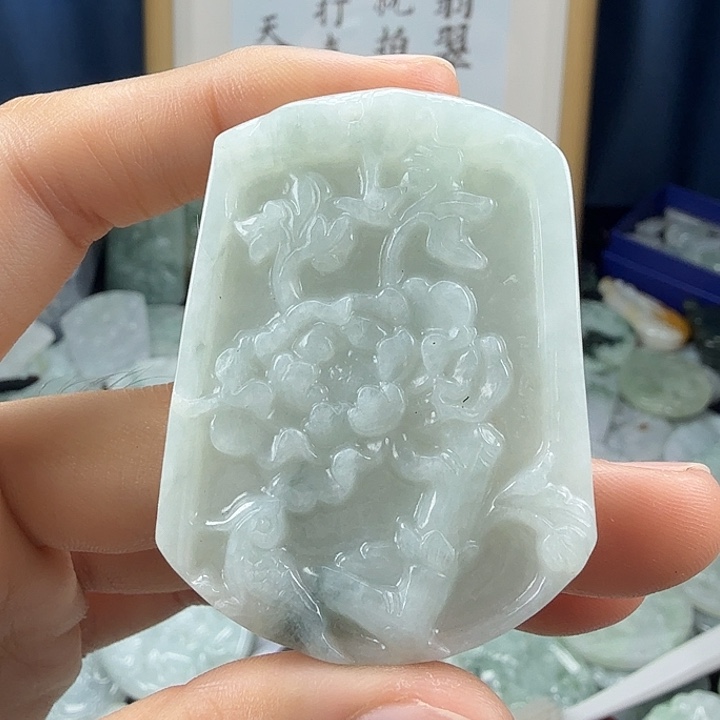 翡翠未镶嵌颈饰翡翠