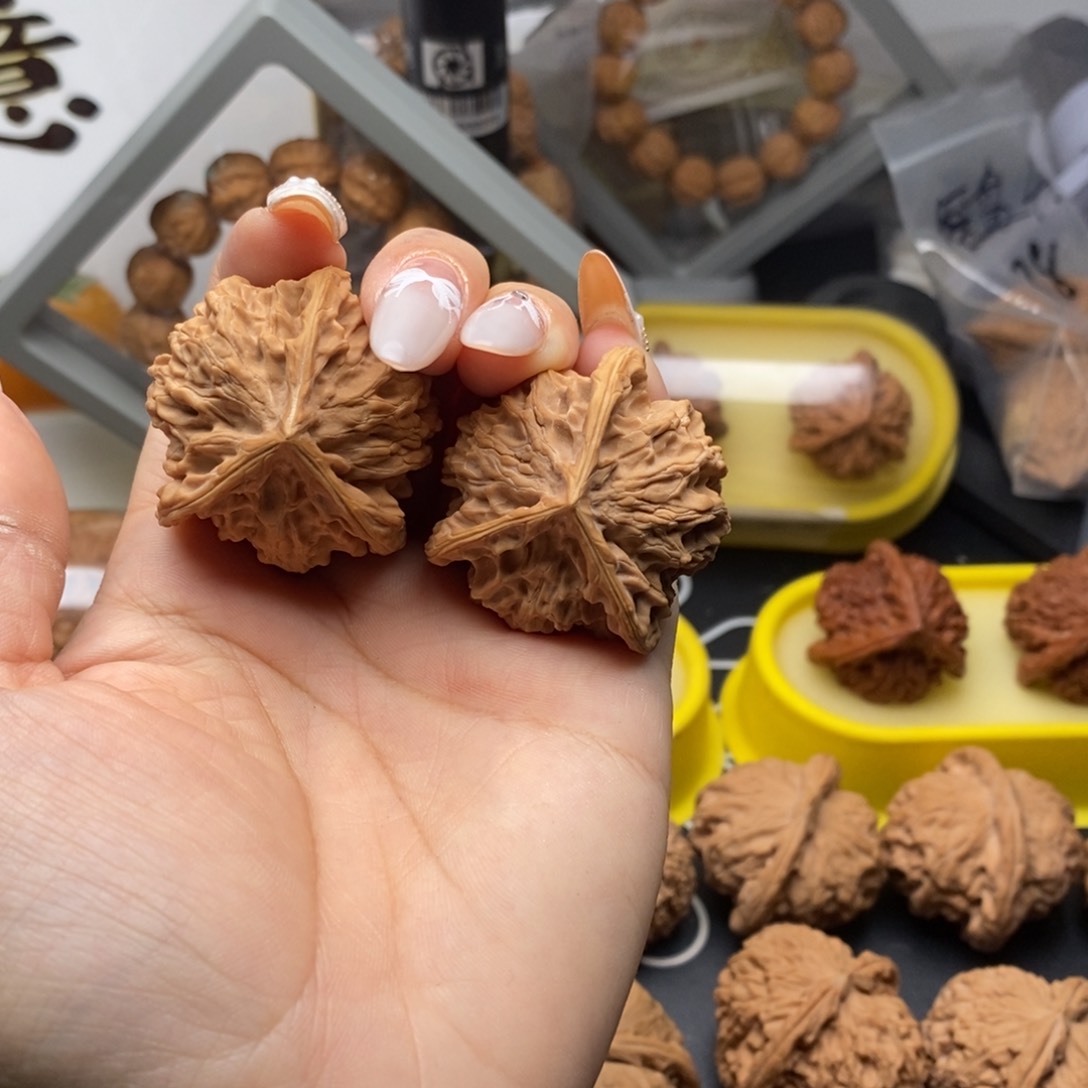 文玩核桃把件贰****J盘山三棱38